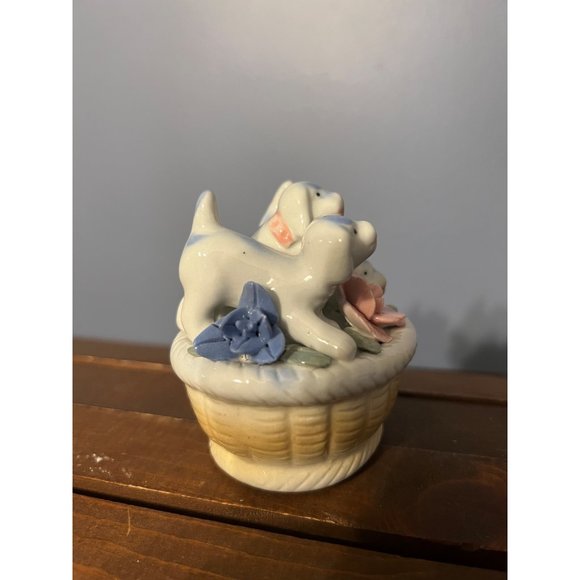 Vintage Porcelain Figurine 3 Blue & White Puppies In Basket‎ With Flowers 3" - Picture 4 of 9